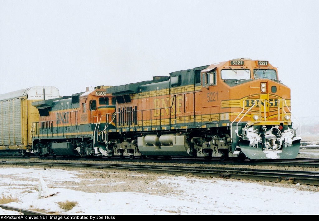 BNSF 5221 East